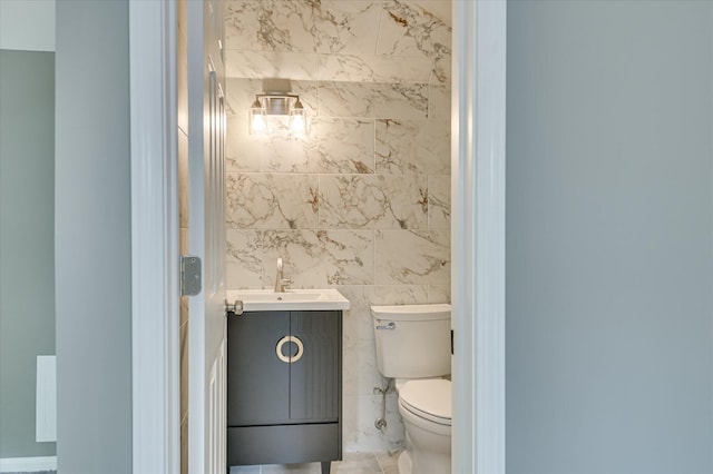 4 Shadowmoor Ct, North Augusta, SC 29841 - half bath with vanity and tile walls