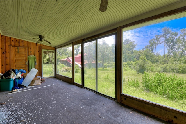 2910-2920 Milledgeville Rd, Augusta, GA 30904 - unfurnished sunroom with a ceiling fan, vaulted ceiling, and plenty of natural light