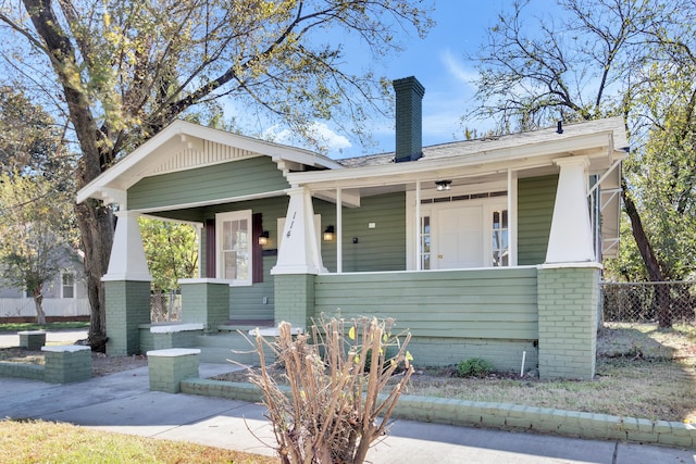 view of front of property featuring covered porch