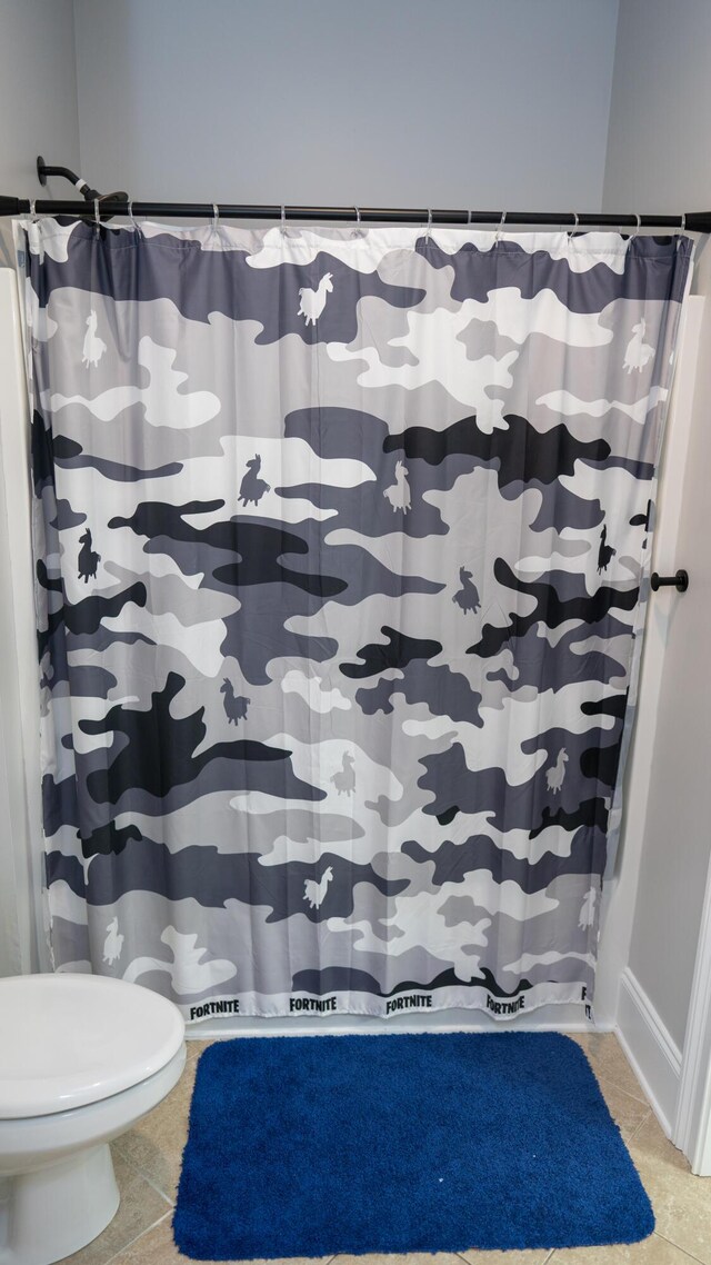902 Adderley Ln, Evans, GA 30809 - full bath featuring toilet and a shower with shower curtain