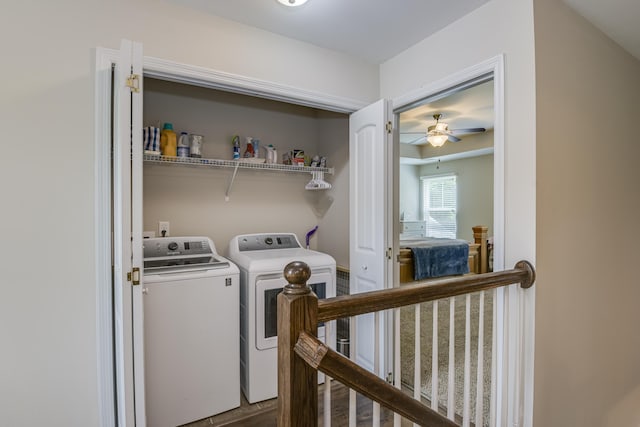 laundry room featuring separate washer and dryer, wood-type flooring, and ceiling fan