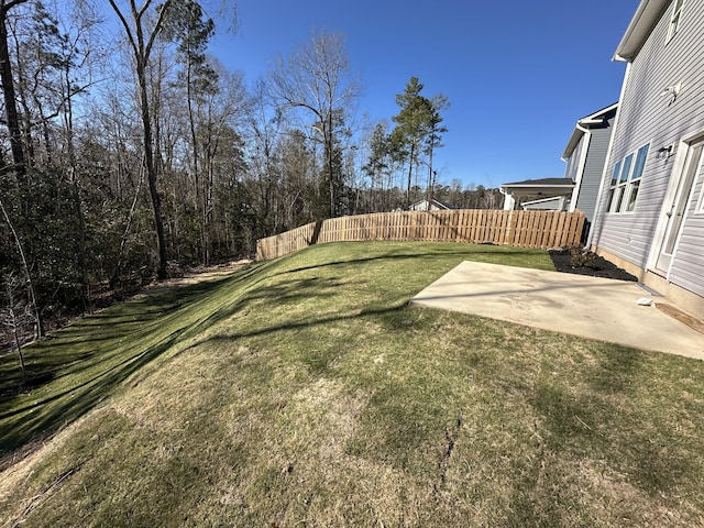 view of yard with a patio