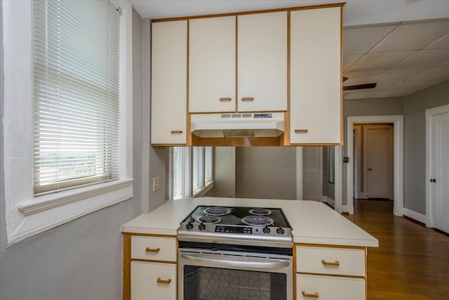 2068 Walton Way, Augusta, GA 30909 - kitchen featuring electric stove, under cabinet range hood, light countertops, and wood finished floors