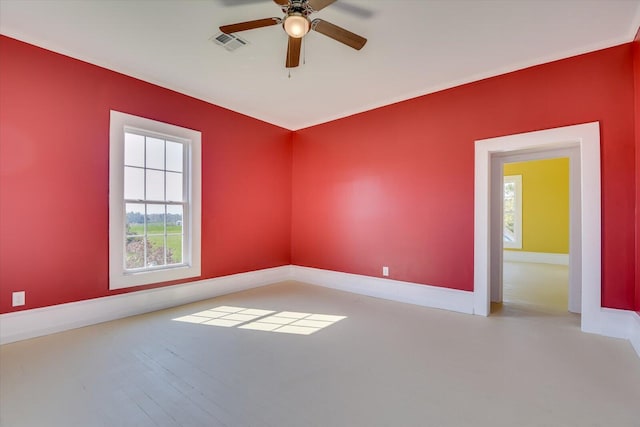 empty room with ceiling fan
