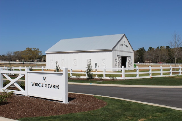 view of community / neighborhood sign