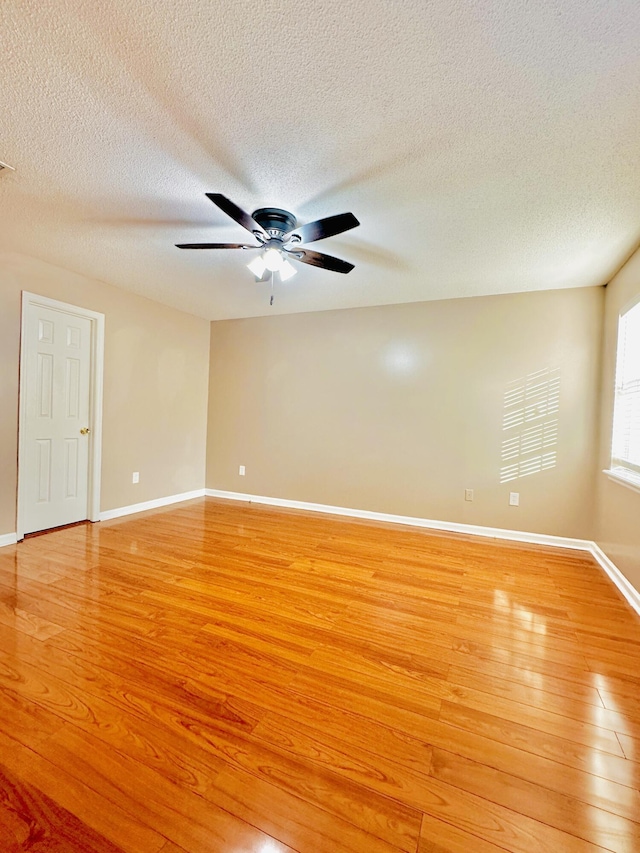 kitchen featuring light tile patterned floors, ornamental molding, sink, and appliances with stainless steel finishes