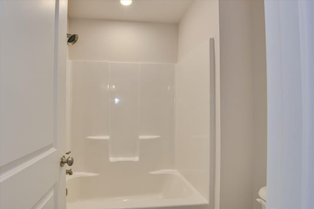 3015 Bannack Ln, Harlem, GA 30814 - bathroom featuring toilet and shower / bath combination