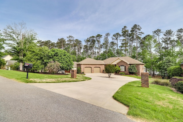 148 Grandview Dr, Mccormick, SC 29835 - single story home featuring an attached garage, driveway, brick siding, and a front yard