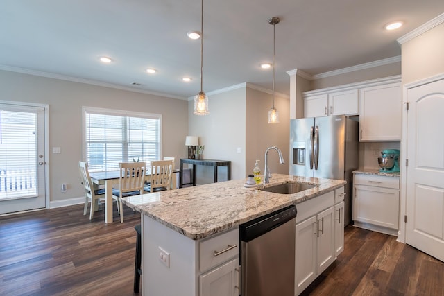 kitchen with stainless steel appliances, dark wood-style flooring, a sink, white cabinetry, and crown molding