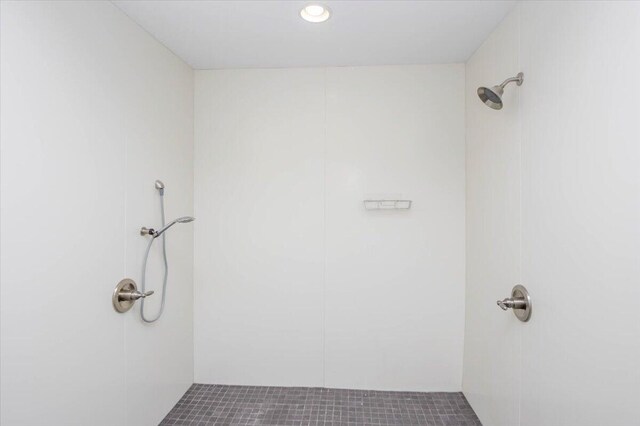 925 Beman St, Augusta, GA 30904 - full bathroom featuring tiled shower