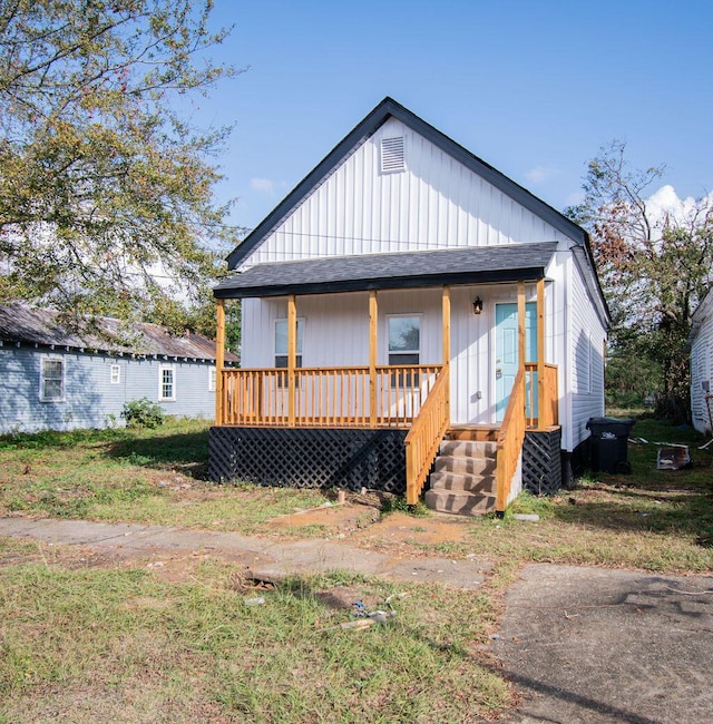 view of front facade featuring covered porch