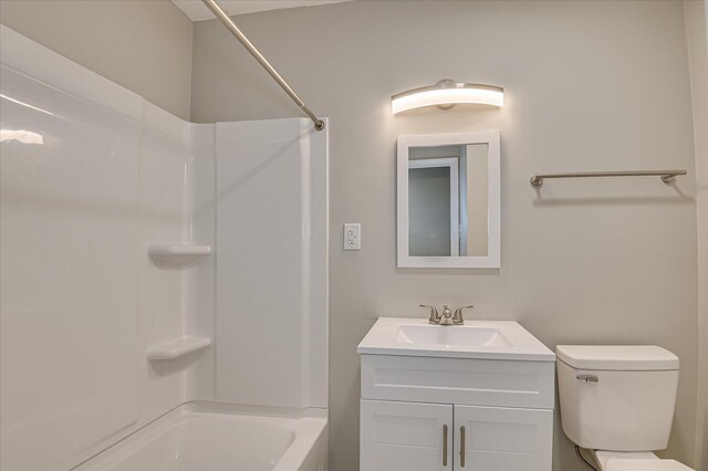 1116 Northwood Rd, Augusta, GA 30909 - full bathroom featuring vanity and washtub / shower combination