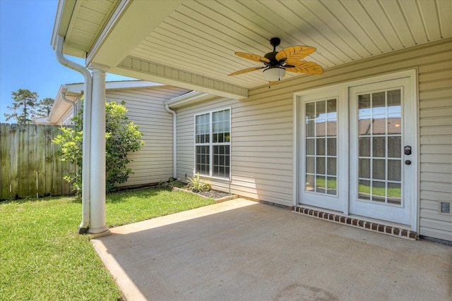 view of patio featuring ceiling fan