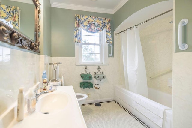 full bathroom featuring ornamental molding, sink, shower / bath combination with curtain, and toilet