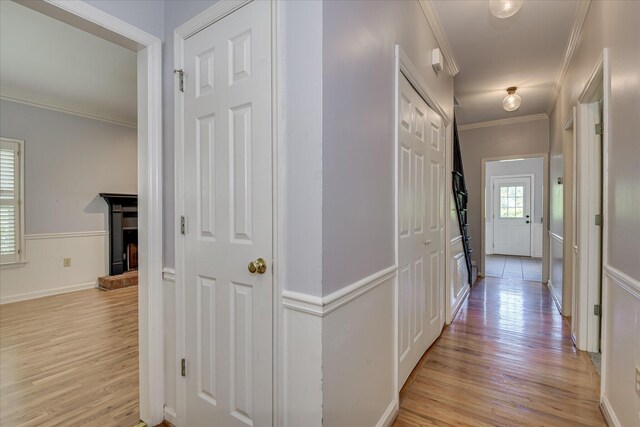 227 Water Oak Dr, Augusta, GA 30904 - foyer entrance featuring light wood finished floors and ornamental molding