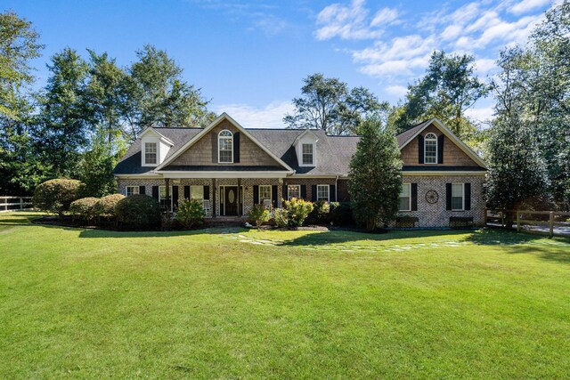 view of front of house featuring a front yard