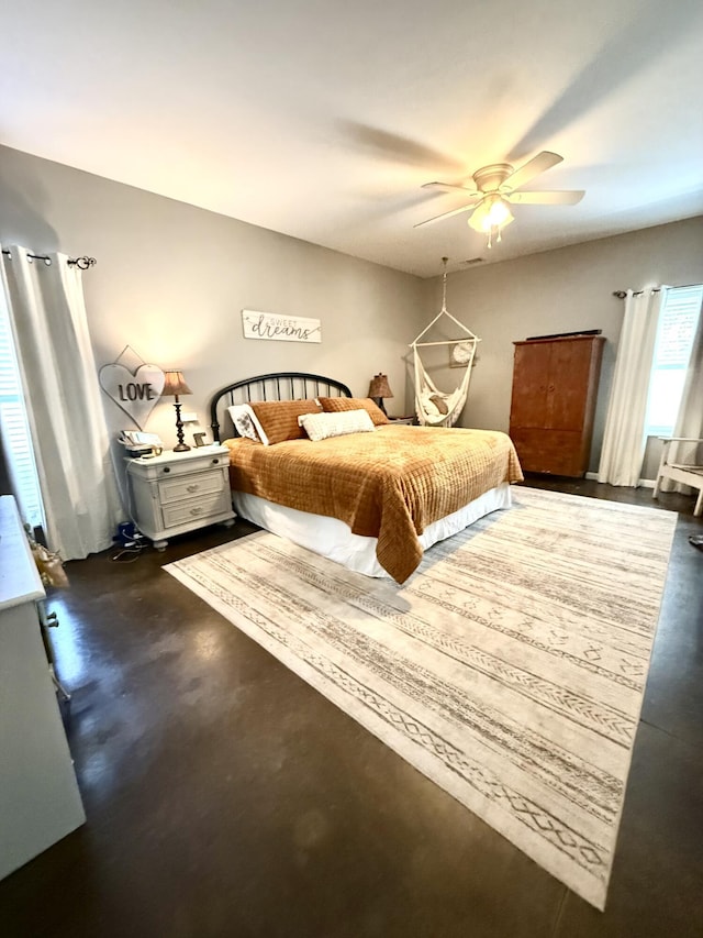 bedroom with ceiling fan