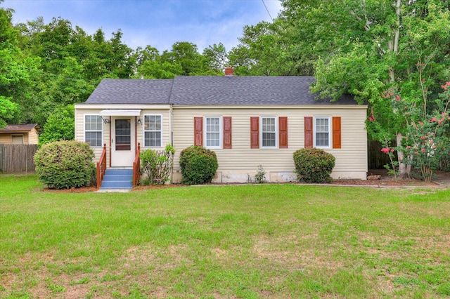 view of front of property with a front yard