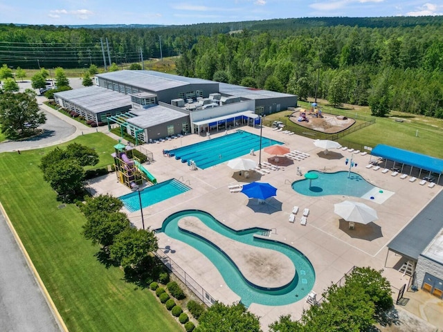 bird's eye view with a view of trees