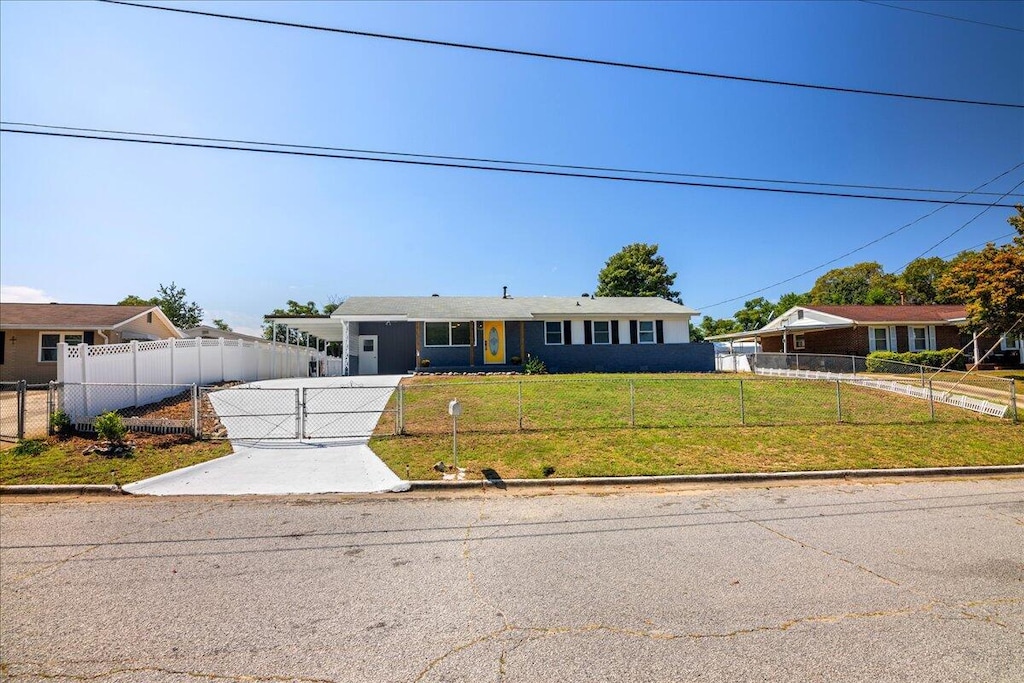 view of front of home with a front yard