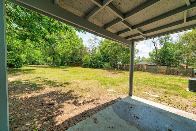 view of yard with a patio area