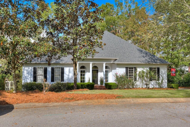 view of front of house with a front yard