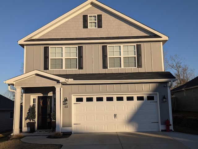 view of front facade featuring a garage