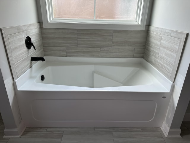 3351 Stockport Dr, Hephzibah, GA 30815 - bathroom with a bath