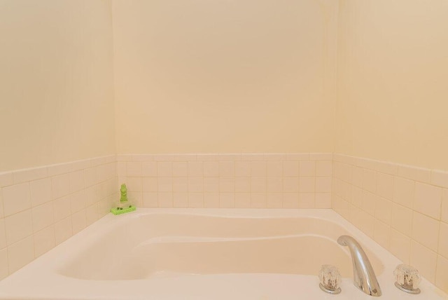 2114 Southlake Pkwy, Augusta, GA 30906 - full bathroom with a garden tub