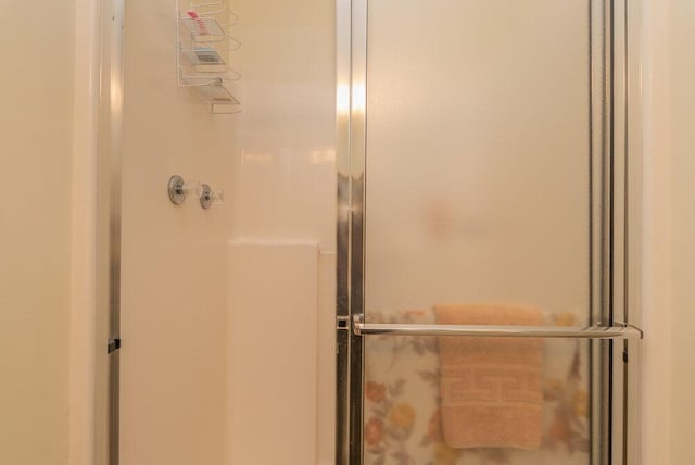 2114 Southlake Pkwy, Augusta, GA 30906 - full bath featuring a shower with door
