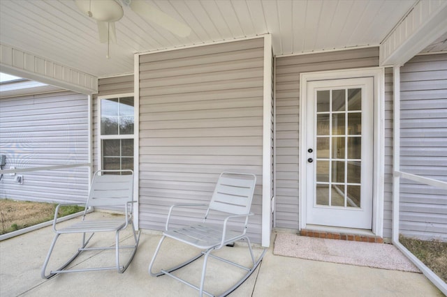 913 Goodale Dr, Augusta, GA 30909 - unfurnished sunroom featuring ceiling fan