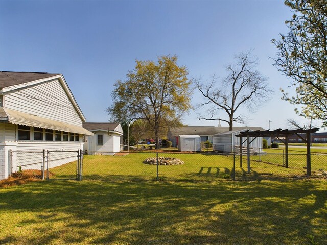 102 Ellis St, Wrens, GA 30833 - view of yard