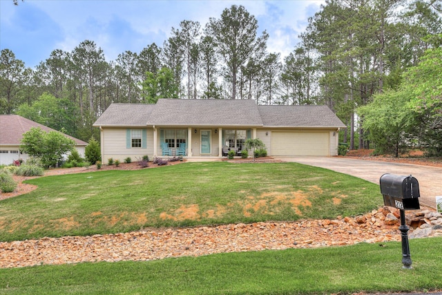 212 Links Pl, Mccormick, SC 29835 - single story home with covered porch, an attached garage, driveway, and a front yard