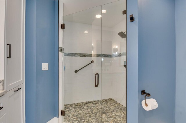 bathroom featuring walk in shower