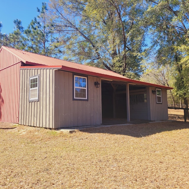 view of outdoor structure