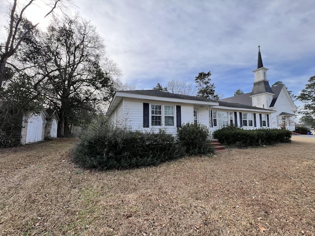 view of front of property