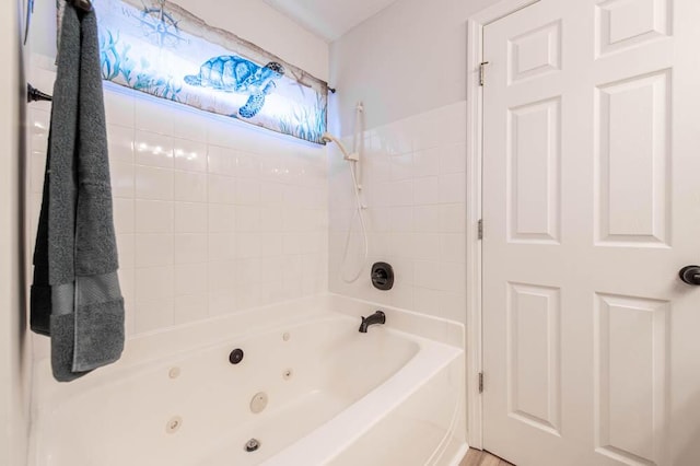 bathroom with shower / bathtub combination