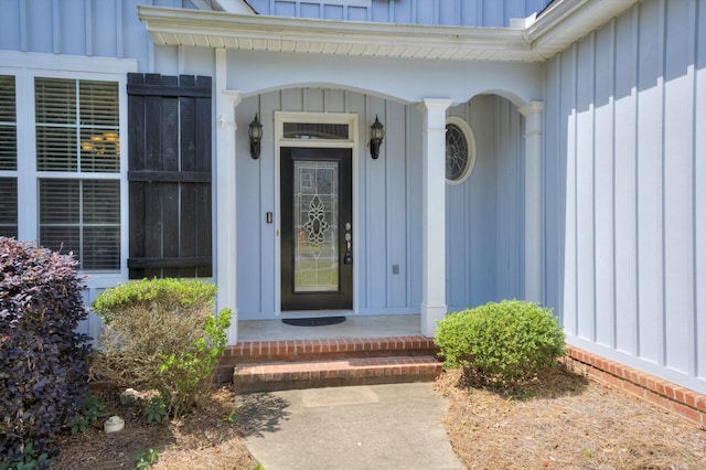 1102 Highmoor Ln, Evans, GA 30809 - entrance to property with board and batten siding