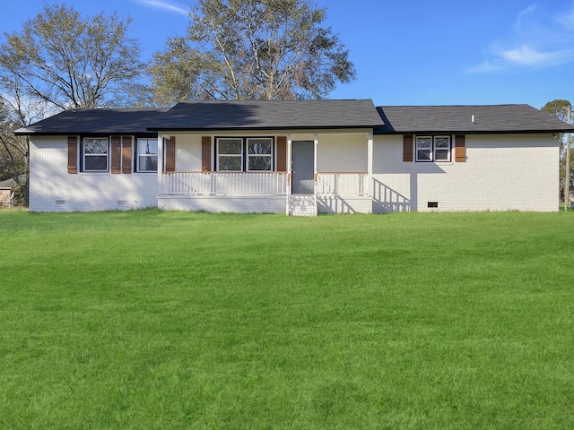 single story home featuring a porch and a front yard