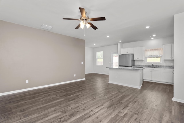 2965 Calli Crossing Dr, Graniteville, SC 29829 - kitchen featuring freestanding refrigerator, a kitchen island, plenty of natural light, a ceiling fan, and recessed lighting