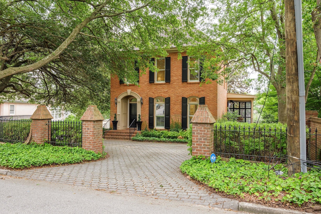 2801 Peachtree Pl, Augusta, GA 30909 - colonial-style house featuring brick siding