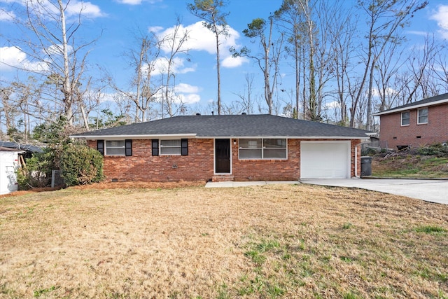 ranch-style home featuring brick siding, driveway, and a front lawn