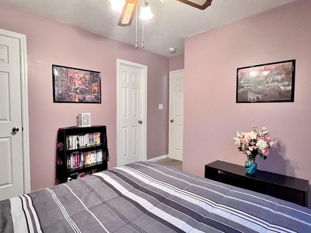 bedroom with ceiling fan