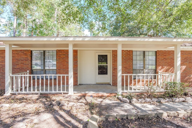 view of front of home with covered porch