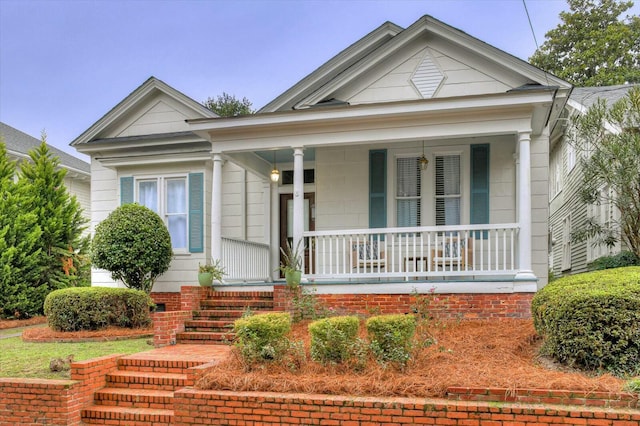 view of front facade with covered porch