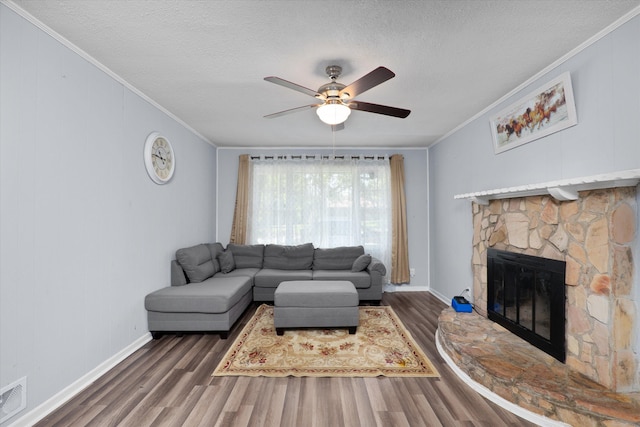 2905 Rocky Creek Rd, Augusta, GA 30906 - living area featuring a textured ceiling, wood finished floors, ceiling fan, and ornamental molding