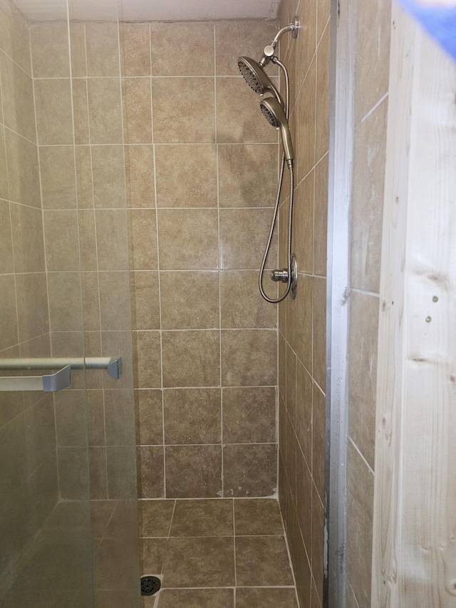 4596 Hickory Dr, Evans, GA 30809 - bathroom featuring a shower stall