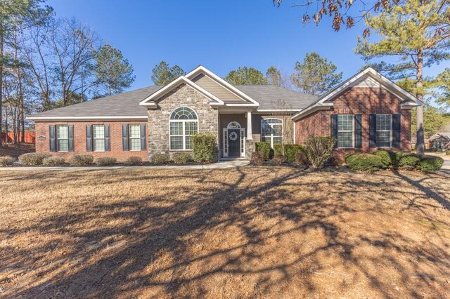 view of front of house with a front yard