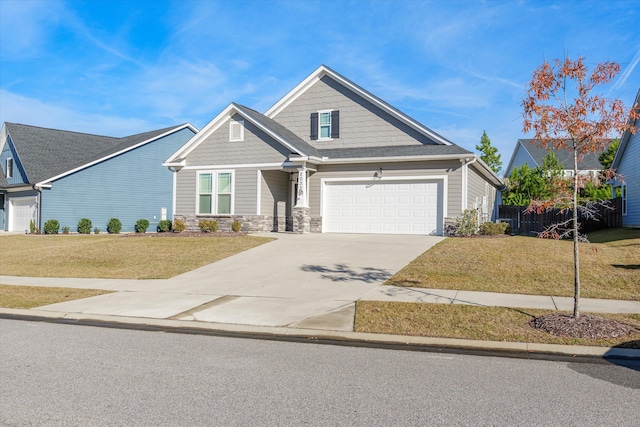 view of front of home featuring a front yard