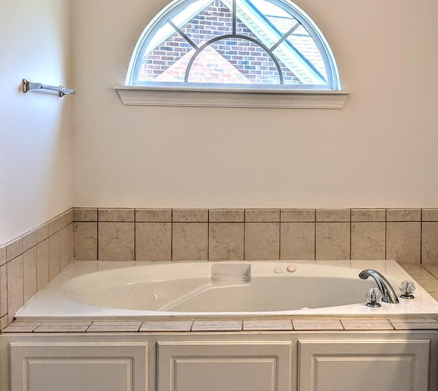 627 Surrey Ln, Martinez, GA 30907 - full bathroom featuring a garden tub